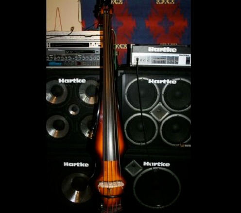 srs.studio.equipment.Messenger 5 String Upright Bass
