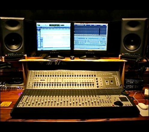 srs.studio.equipment.Control Room