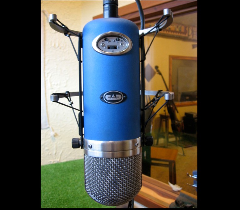 srs.studio.equipment.Cad Vx2 Tube Mic