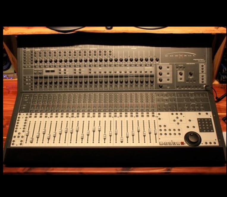 srs.studio.equipment.Digi Design Control Board